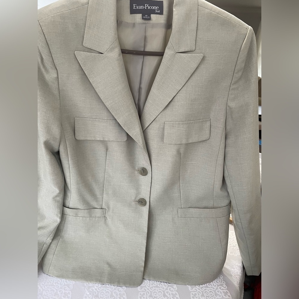 Evan Picone  blazer/ Jacket women’s. New no tag . Light light green.